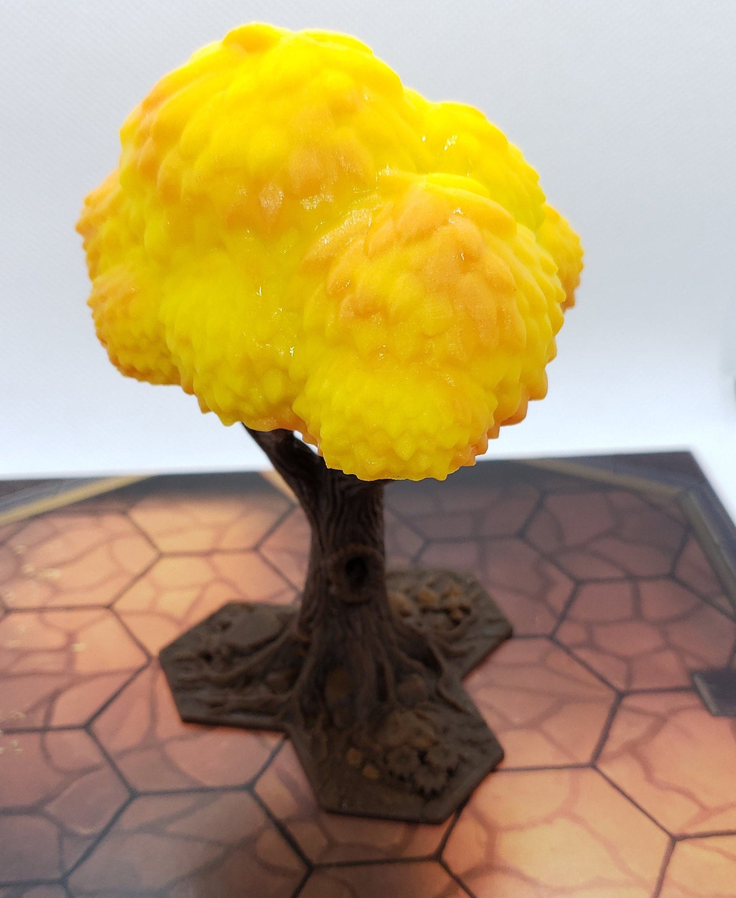 Gloomhaven Tree - with color changing "autumn" leaves