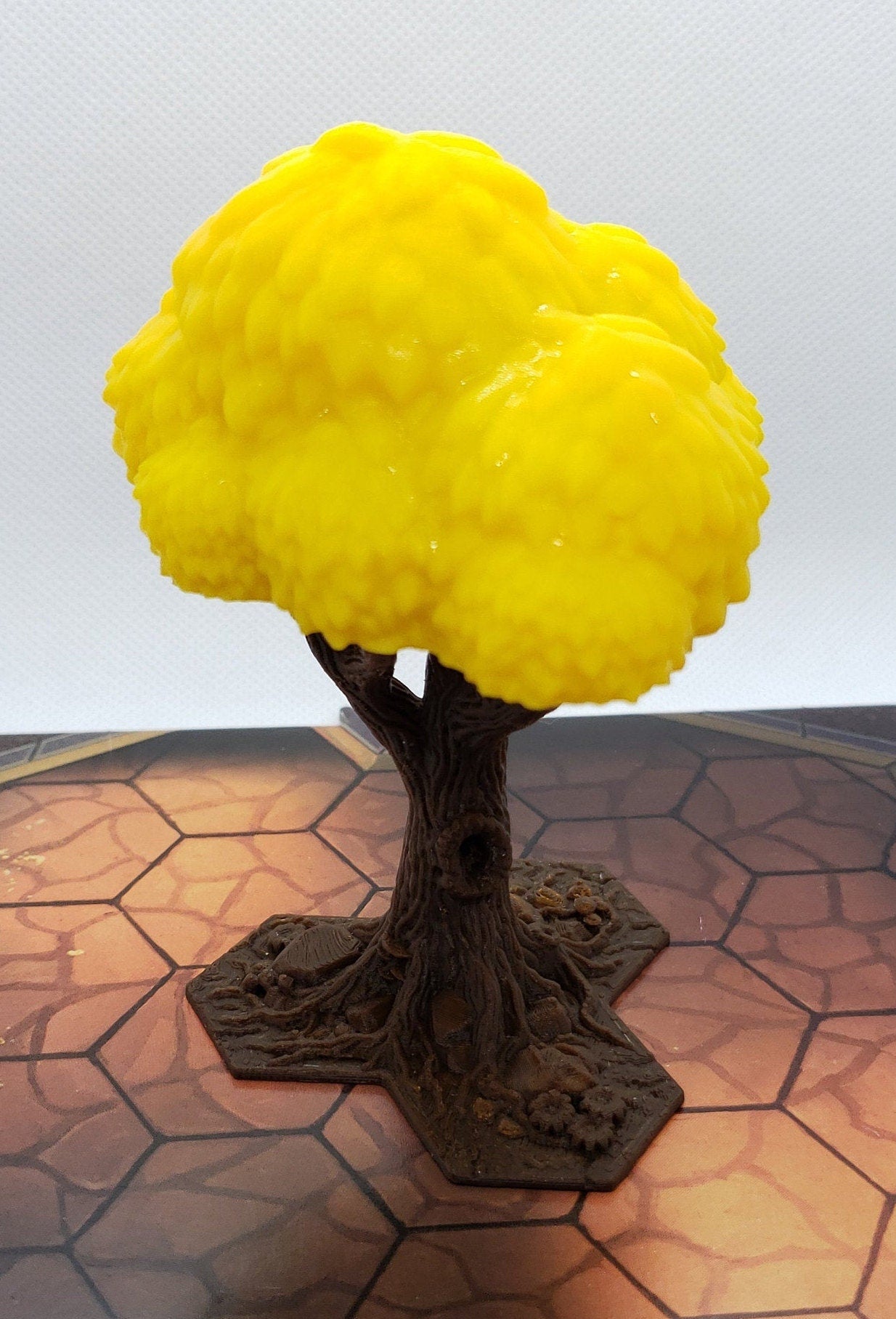 Gloomhaven Tree - with color changing "autumn" leaves