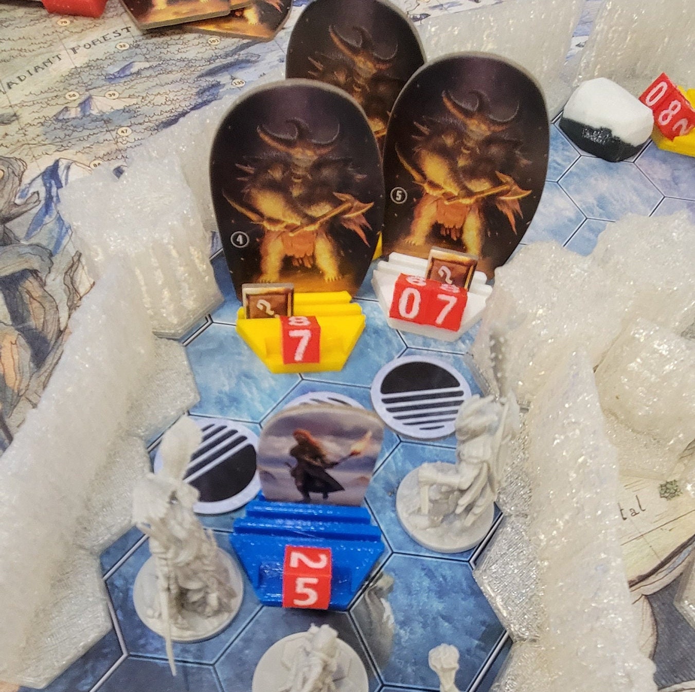 Frosthaven/Gloomhaven Monster Bases + Numbered Dice