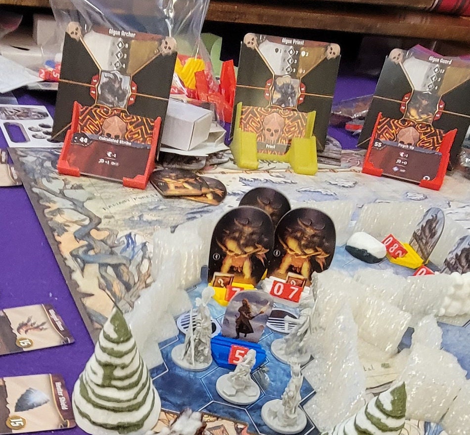 Frosthaven/Gloomhaven Monster Bases + Numbered Dice